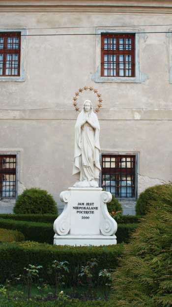 zespol_klasztorny_imbramowice1