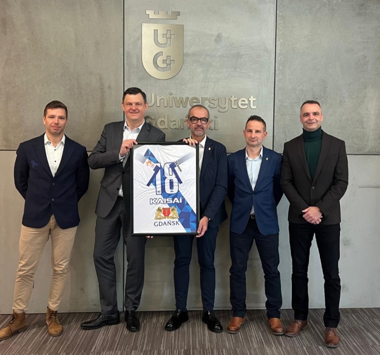 KAISAI becomes the official partner of the AZS UG futsal team – meeting between representatives of Klima-Therm and the authorities of the University of Gdańsk